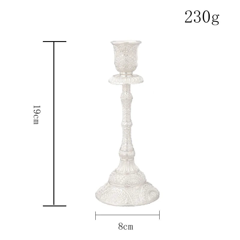 bougeoirs or argent ornements baroques chandelles mariage décoration intérieure classique gravures détaillées