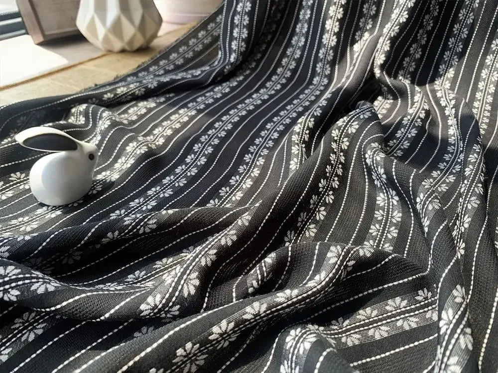 tissu jacquard rayé blanc fleurs noires vert classique opacité couture printemps robe haut chemisier