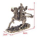 statue décorative personnage cheval doré bronze texture métal vieilli traditionnel art asiatique