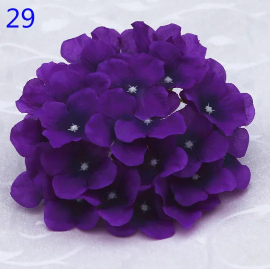 fleurs artificielles hortensia blanches roses bleues mariage extérieur bouquet décoration moderne minimaliste