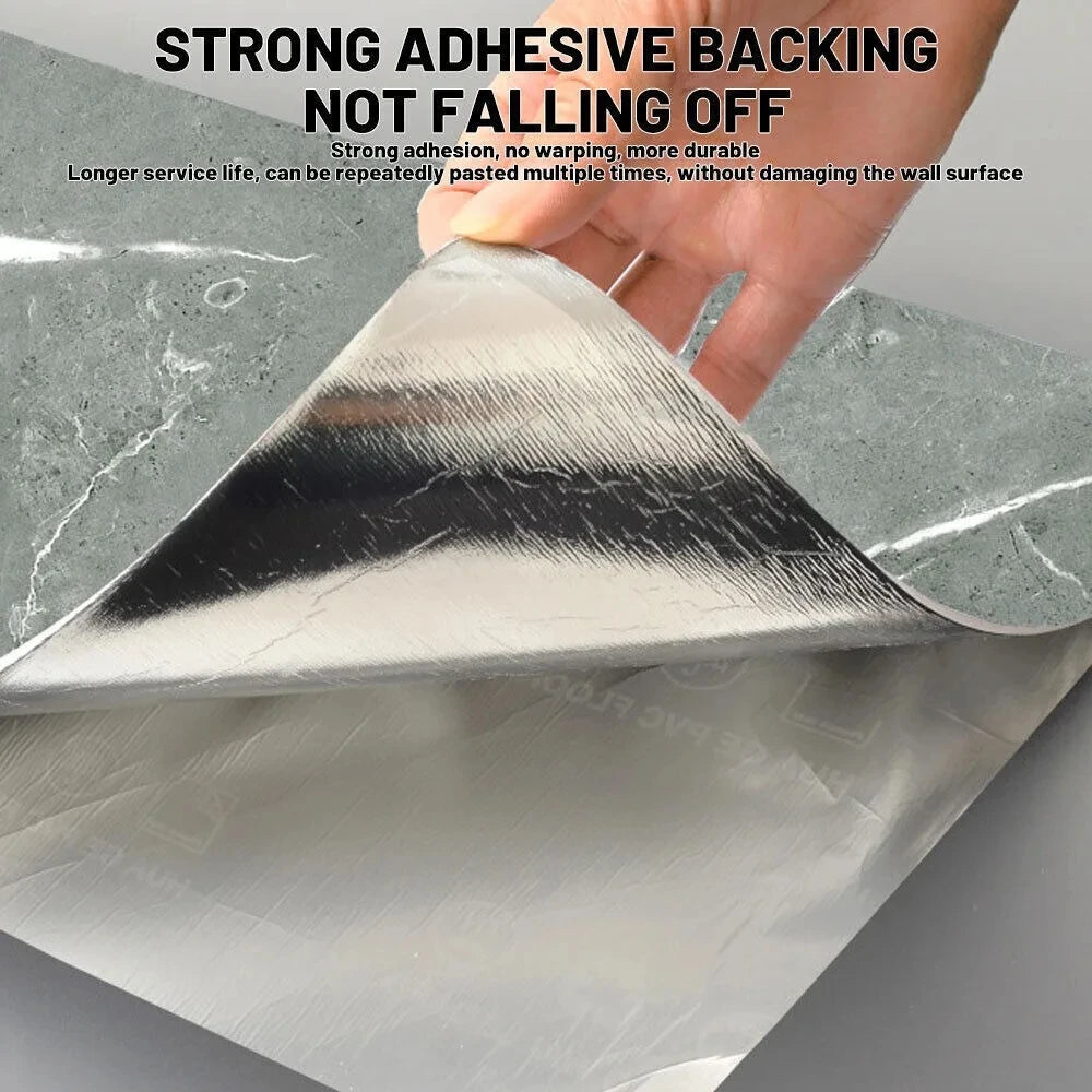 panneau decoratif mural marbre gris clair moderne adhésif imperméable resistant rayures tache d'eau cuisine