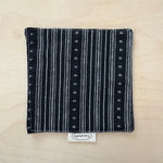 serviettes table marron gris noir bleu vert blanc carreaux points rayures flocons moderne rustique