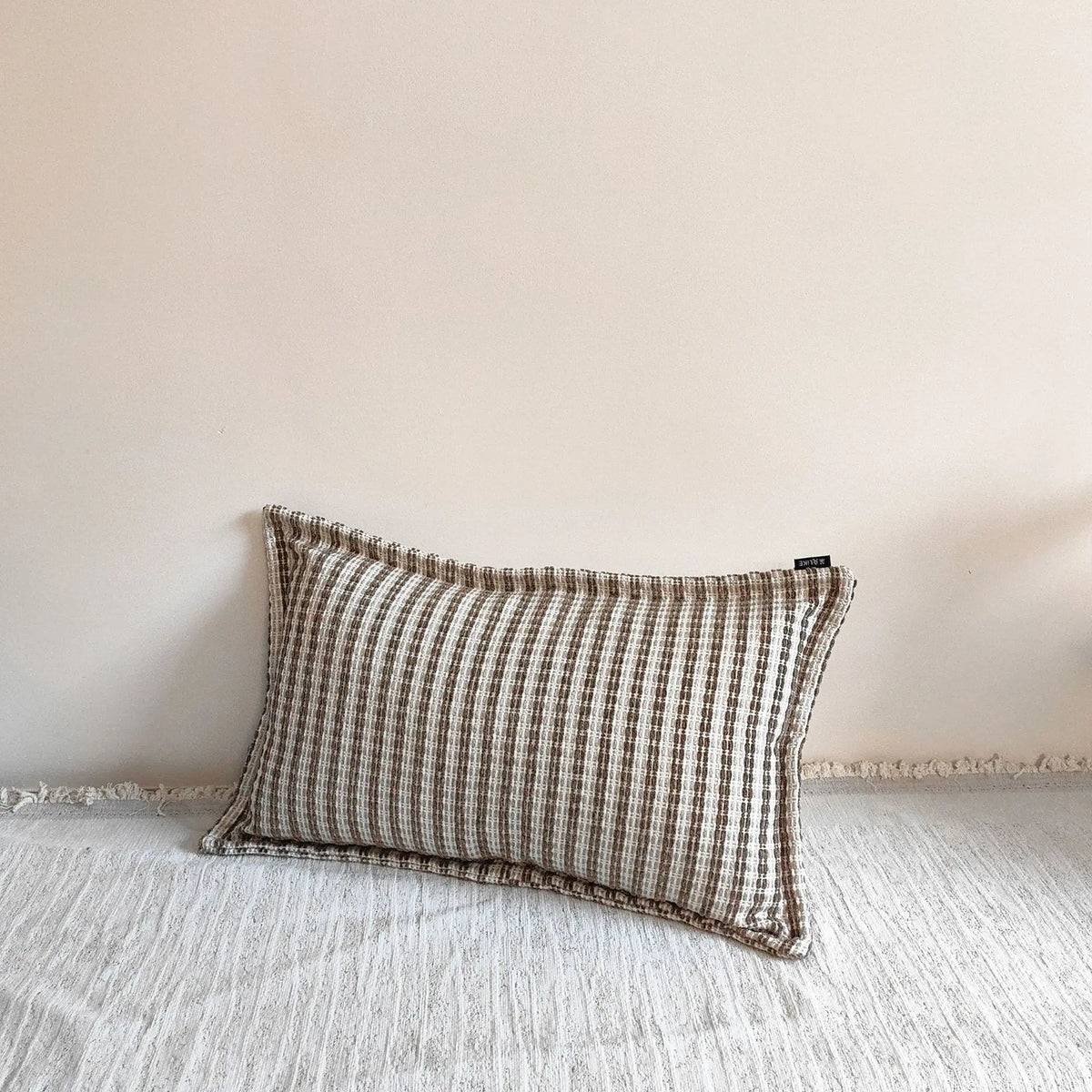 housses coussin polyester rayées beige marron modernes adhésives lit dimension 30x50cm 45x45cm decoration interieur