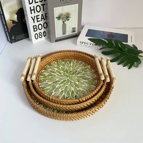 assiette ronde rotin bois poignées mosaïque carreaux colorés boho décoration maison naturelle