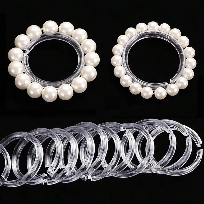 Présentoir de bracelets en perles acrylique transparent vu de face
