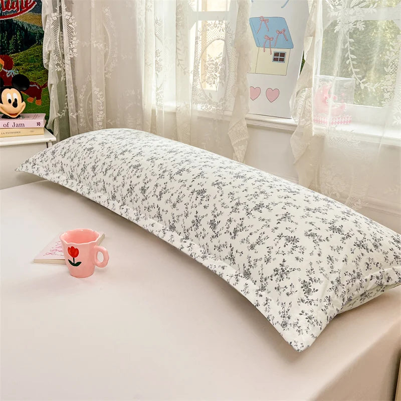 coussin lit polyester rayures horizontales motif floral moderne blanc noir bleuclair beige