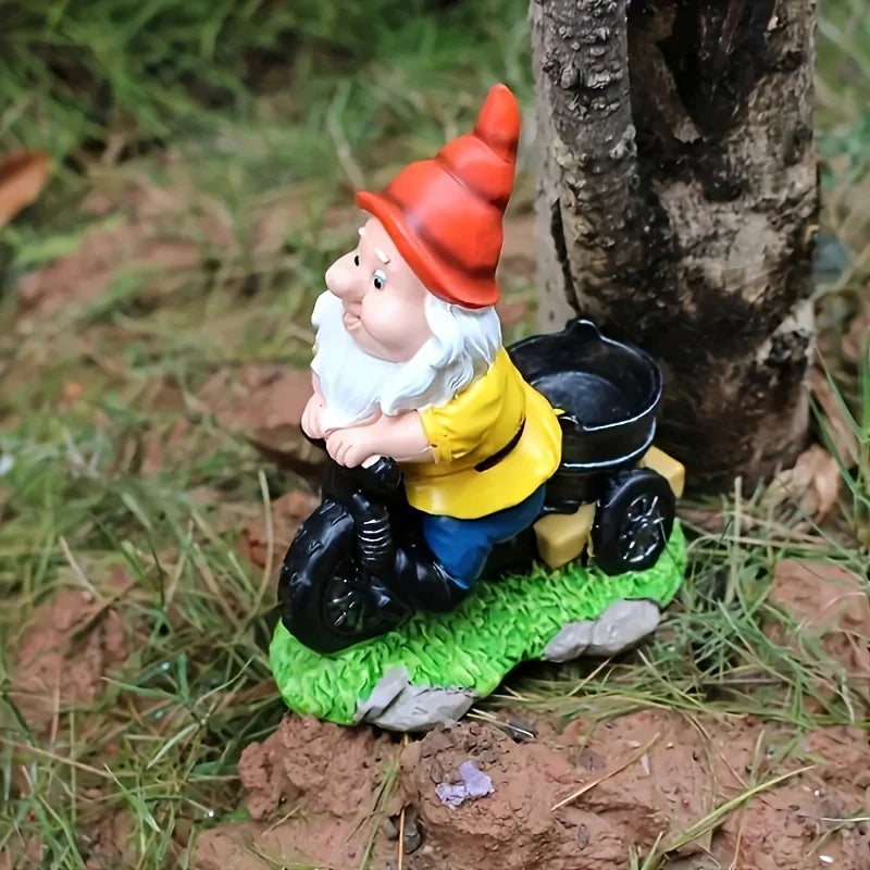 décoration jardin gnome moto rouge veste jaune pantalon bleu barbe blanche fleurs jaunes