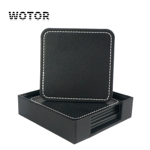 Dessous-de-verre en cuir noir avec porte-cartes de visite assorti, produit par la marque WOTOR, présenté dans une boîte de rangement noire.
