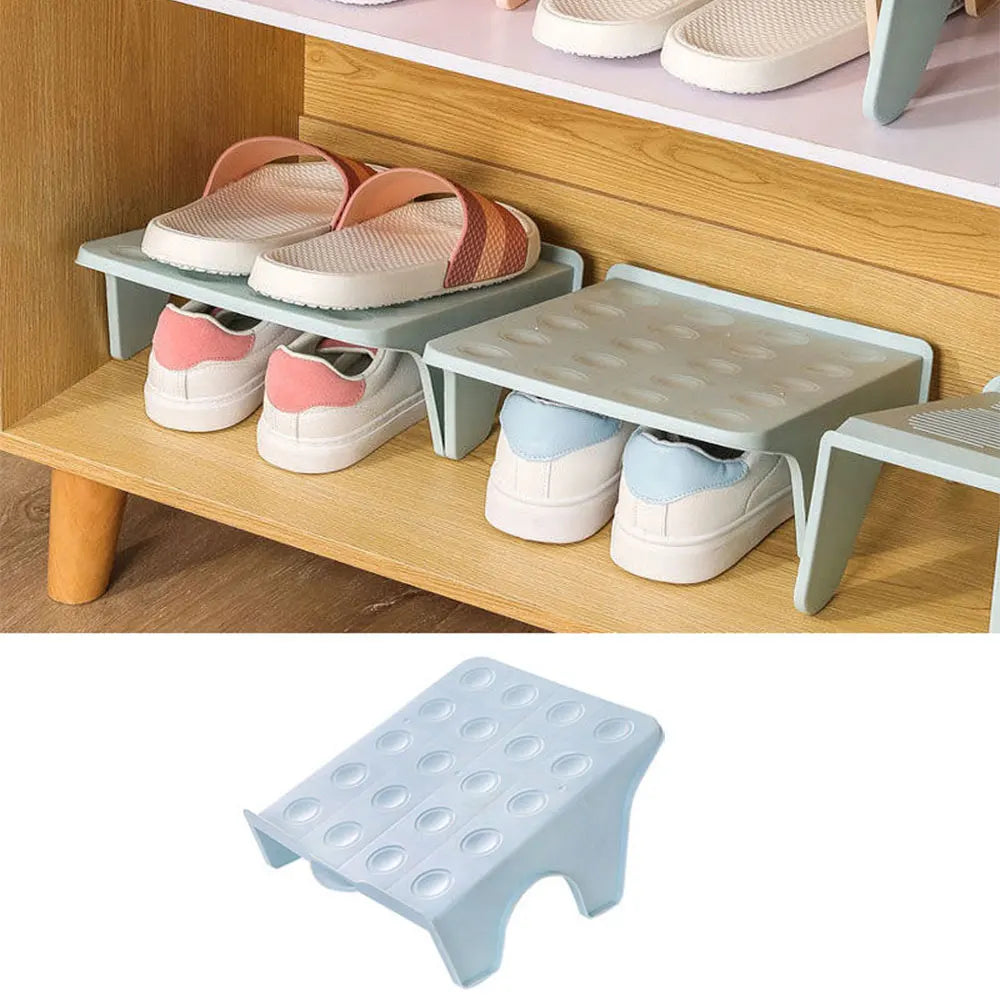 support chaussures moderne texture rugueuse couleur beige rose clair bleu clair minimaliste