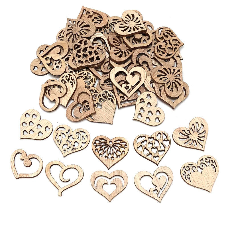 décoration bois forme cœur motifs floraux romantique artisanal table événement anniversaire noël saint valentin