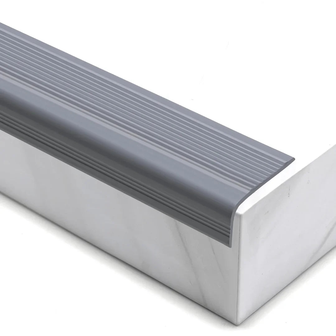 protections marches escalier pvc antidérapantes bandes adhésives texturées noir gris moderne minimaliste 78.74 pouces