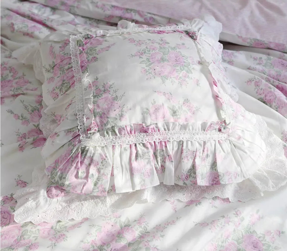 housses coussin fleur rose feuilles vertes vintage romantique opalescent adhésif rubans blancs coton carré