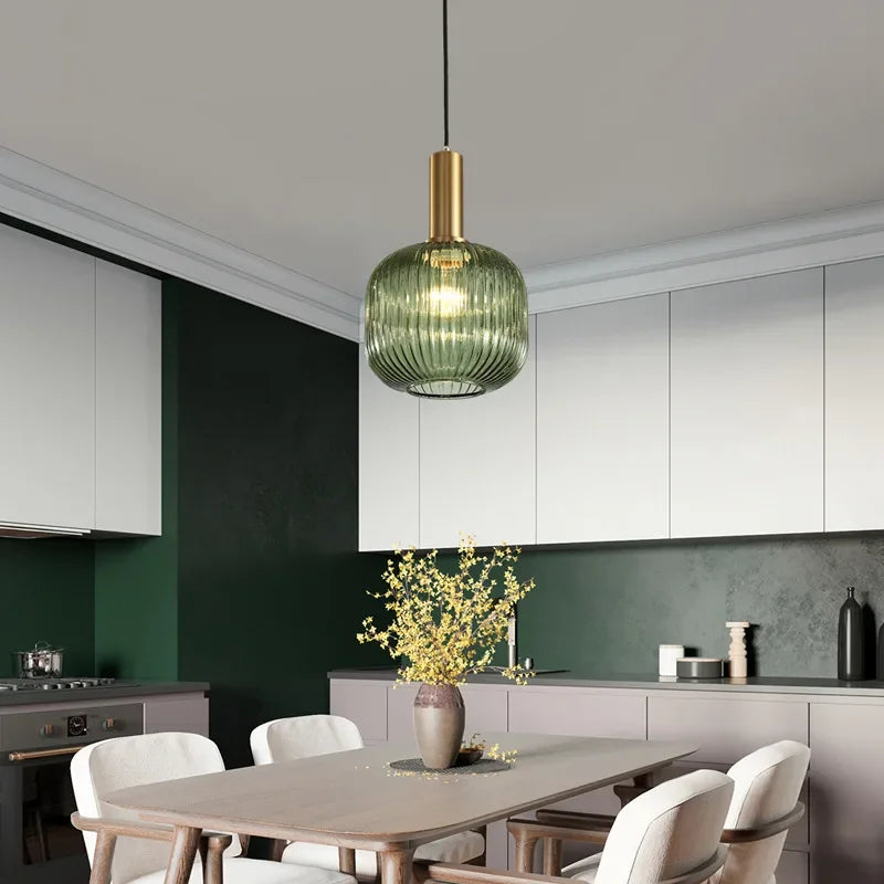 suspension lumineuse moderne vert rayures opacité câble noir chambre salon étude principal