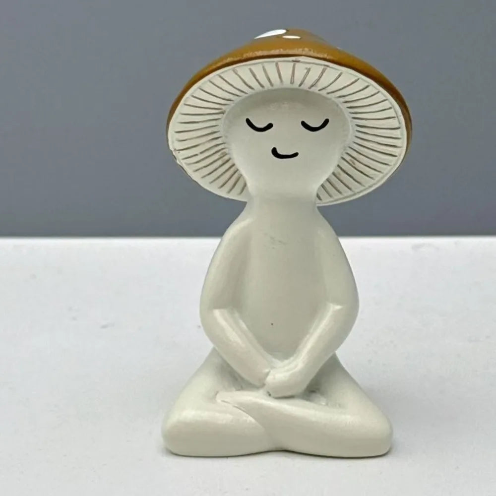 statuette champignon résine polie moderne minimaliste blanc beige marron clair taches blanches texture mat