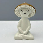 statuette champignon résine polie moderne minimaliste blanc beige marron clair taches blanches texture mat