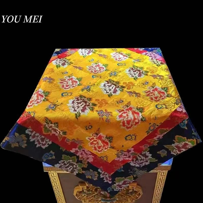 tapis traditionnel brodé patchwork géométrique couleurs vives élégant table manger