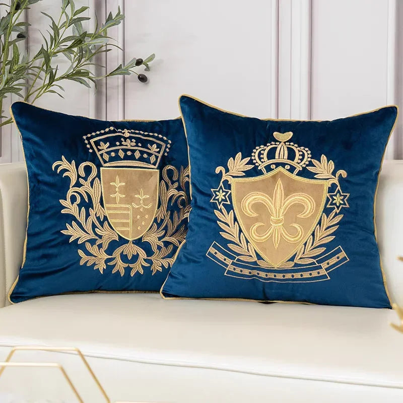 housse coussin brodée doré lys couronne élégante noir bleu marine décorative canapé sofa chambreôtel