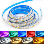 Détail du ruban LED étanche montrant la protection silicone et les puces SMD2835