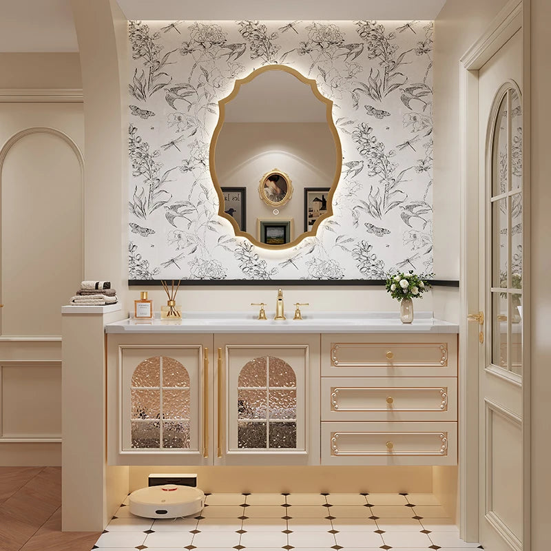 meuble salle bain beige motif floral classique évier céramique miroir anti buée éclairage