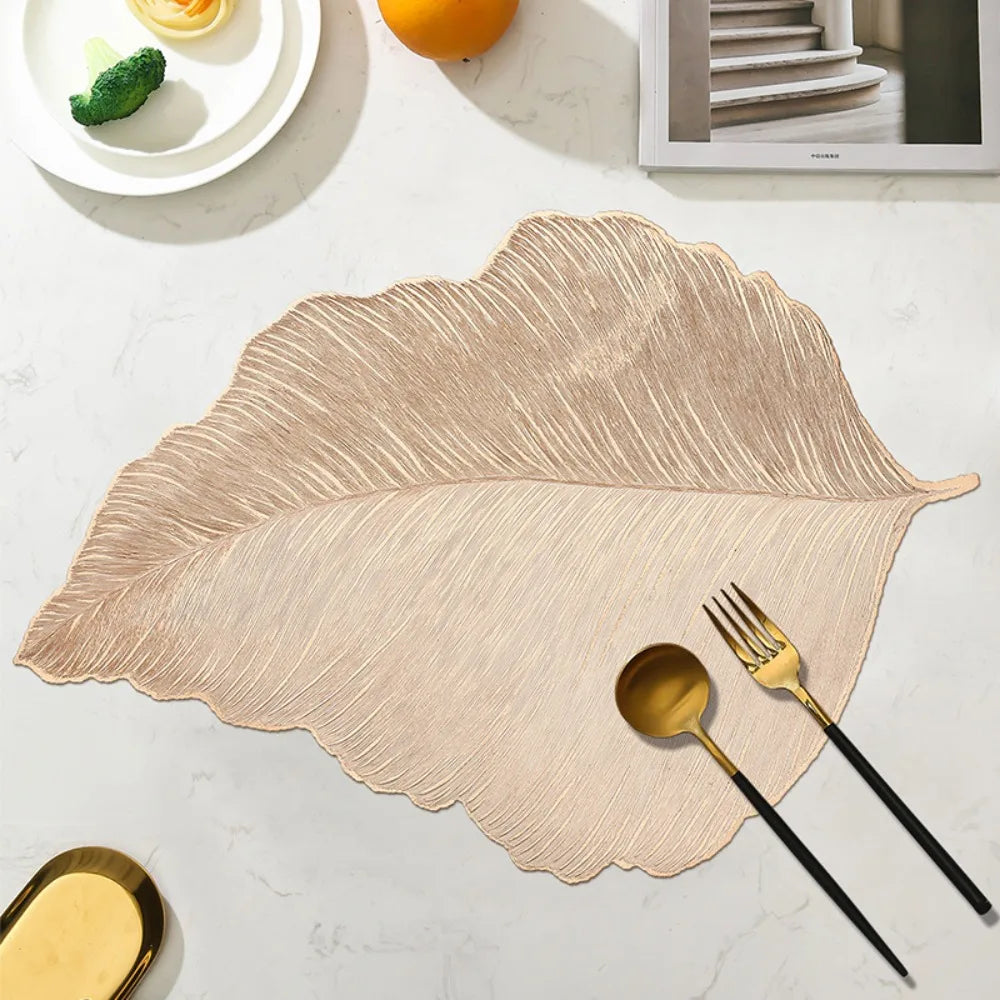 placemat moderne feuille dorée argenté rose élégant assiette cuillère fourchette