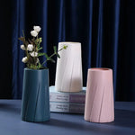 vases décoratifs modernes rayures verticales bleu blanc rose vert pastel minimaliste