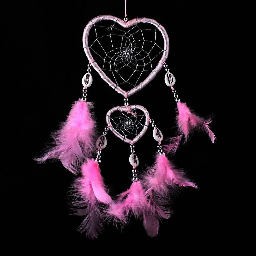 décoration murale attrape rêves plumes coquillages boho chic coeurs bleu rose violet