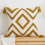 coussin décoratif nordique brodé motif géométrique beige moutarde orange brun boho chic