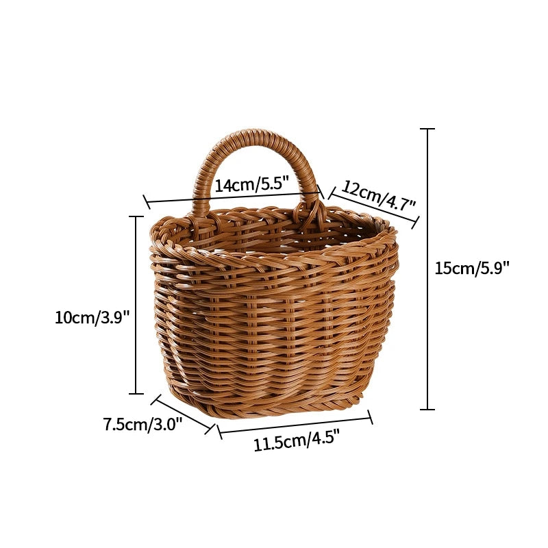 panier osier marron clair tressé rustique crochets transparents oignons herbes aromatiques fleurs blancs