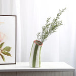 vase moderne céramique rayures vert blanc rouge table décoration fleurs artificielles maison étude