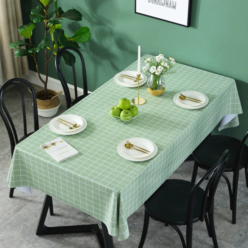 nappe imperméable moderne carreaux noirs vert clair blanc gris anti taches facile nettoyer maison