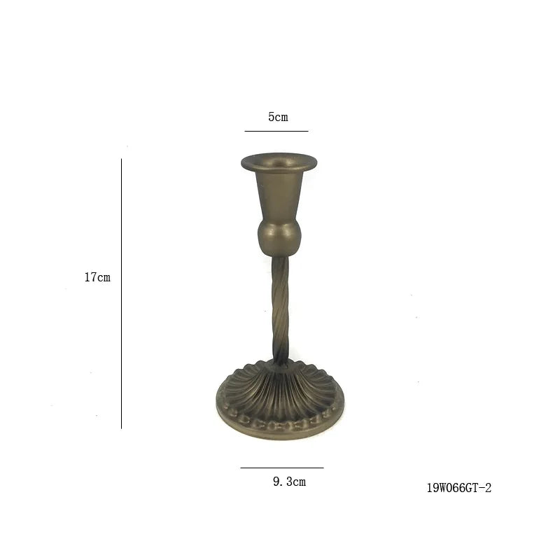 bougeoirs classiques bronze finement sculptés décoration maison vintage élégants fixations