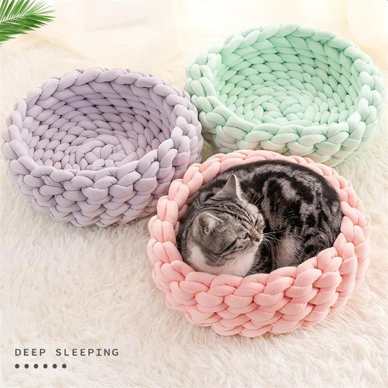 coussin chat velours tissé main rose clair vert pastel gris bleu rouge moderne doux