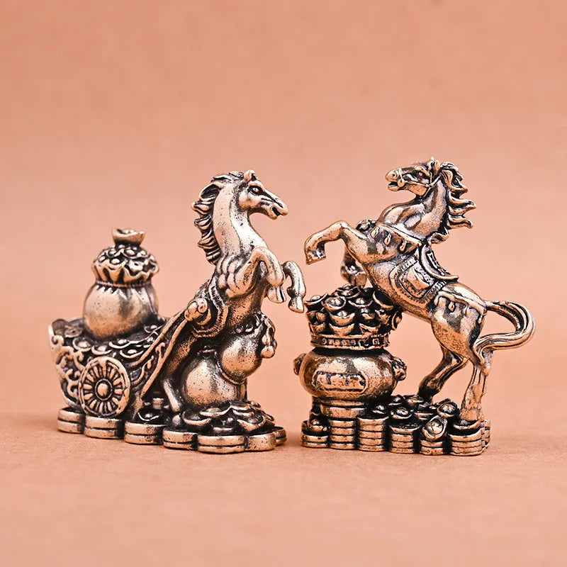 statue cheval bronze doré motifs floraux géométriques artisanal rétro bouclier couronne