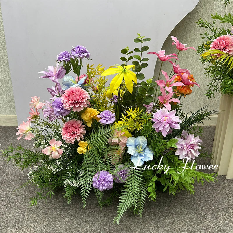 décoration intérieure moderne bouquet fleurs artificielles mixtes violet rose jaune orange verte blanches