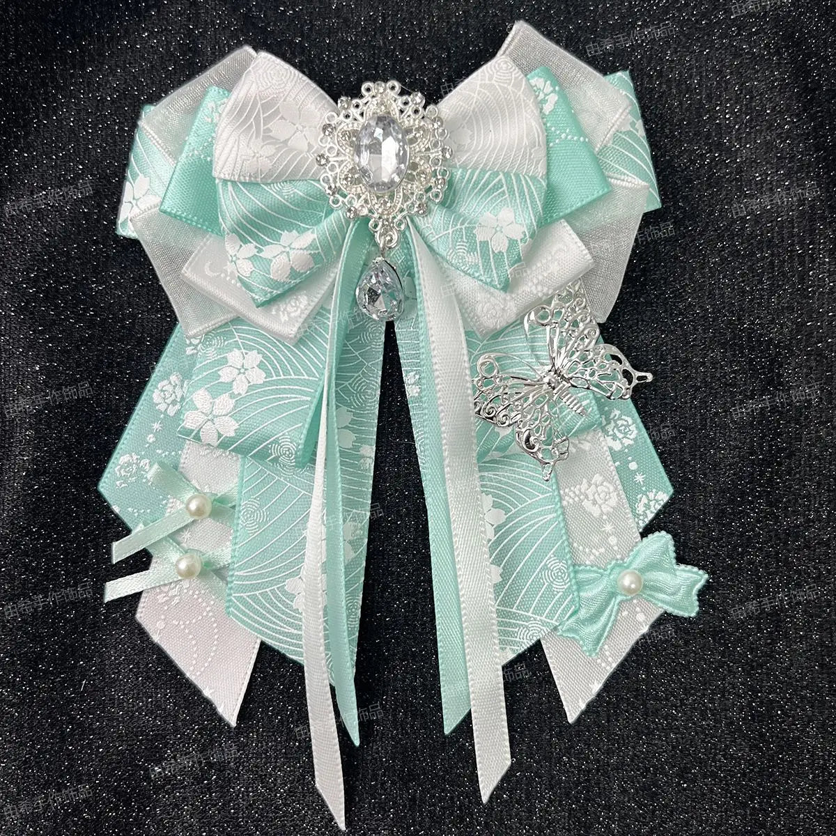 épinglette cheveux bleu clair rose pâle vert pastel papillon strass élégante occasion fête anniversaire