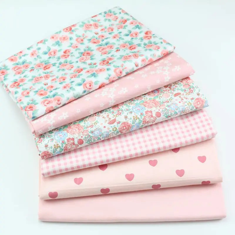 tissu coton imprimé fleurs roses coeurs vintage romantique blanc rose vert pastel patchwork quilting