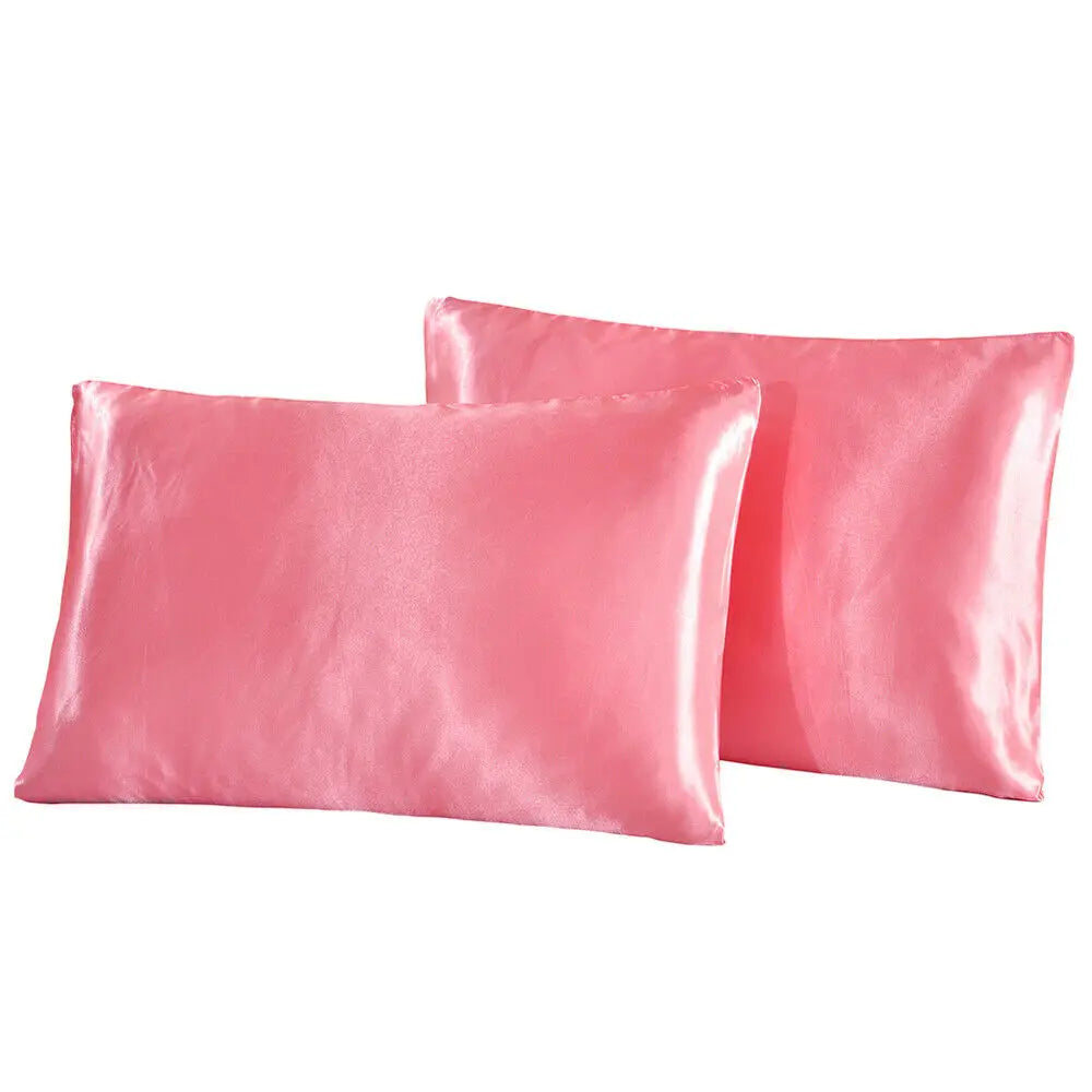 housses coussin satinées bleu marine pièces moderne literie opaques fixations