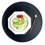 assiette ronde moderne simili cuir noir couverts dorés décoration table élégant 38cm