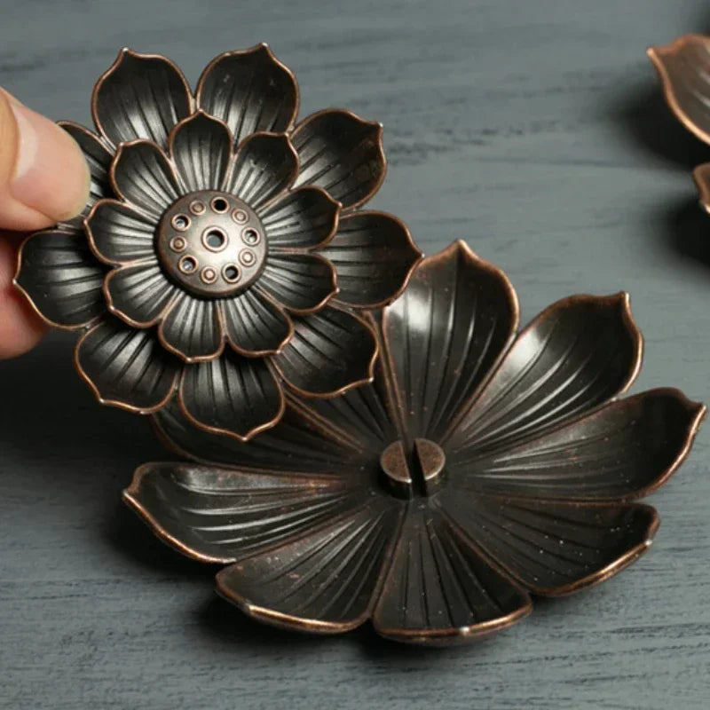 support encens fleur or artisanal incense burner cuivre décoration maison yoga