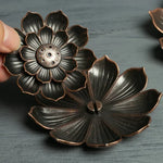 support encens fleur or artisanal incense burner cuivre décoration maison yoga