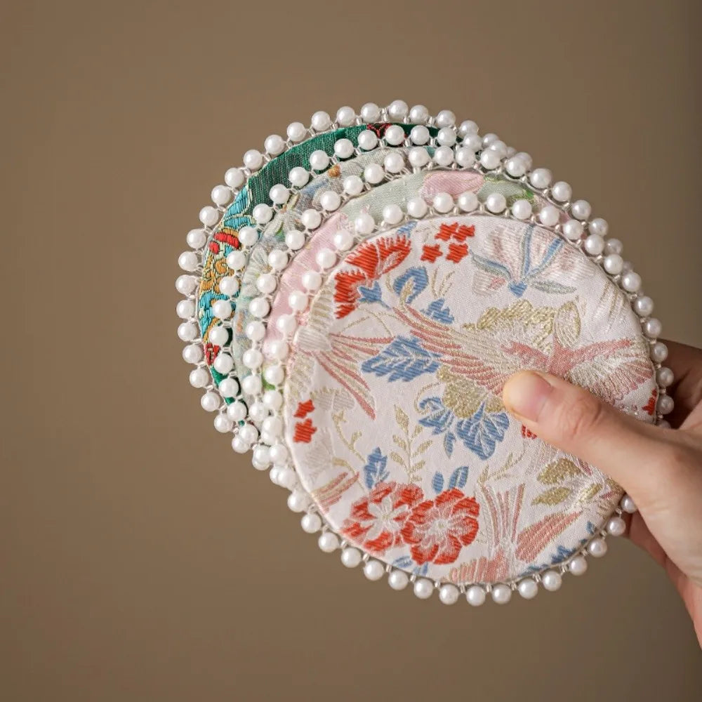 coasters brodés fleurs blanches coton opaques diverses couleurs traditionnels table