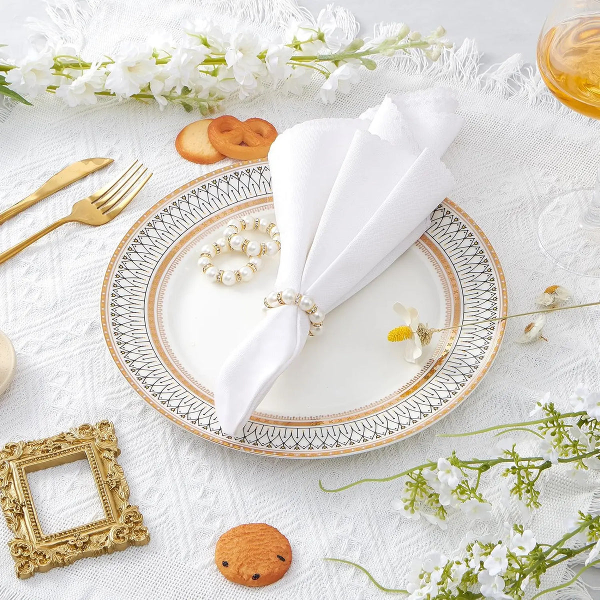 anneaux serviettes dorés strass élégants classiques mariage dîner décoration table