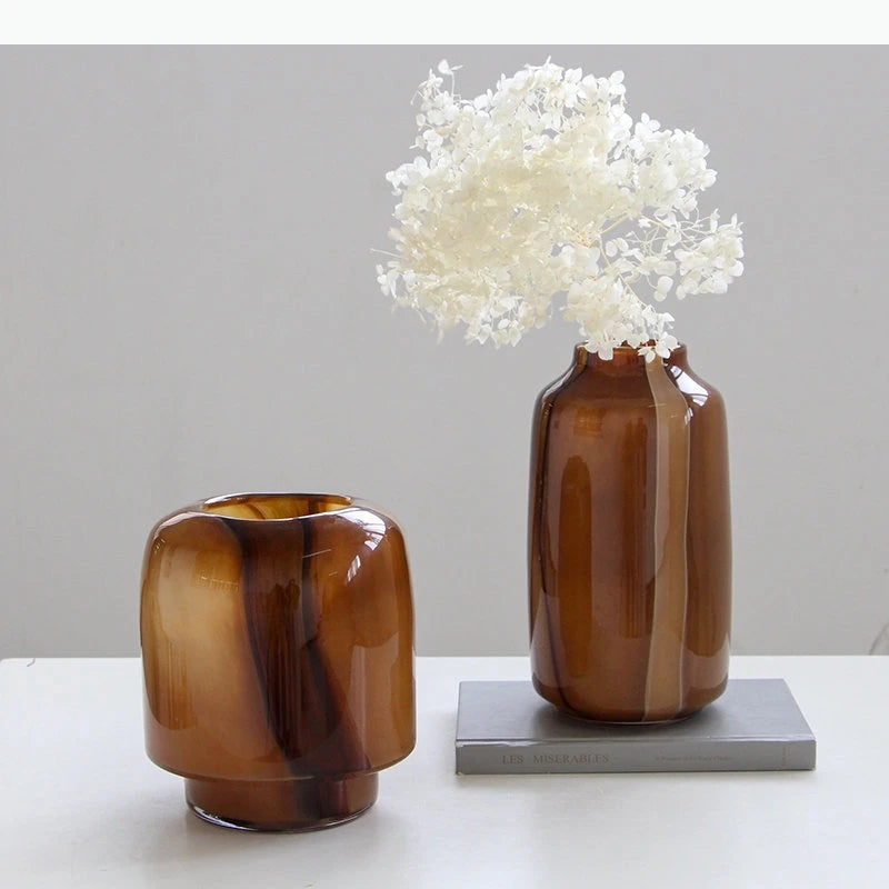vase verre rayé marron moderne arrangement fleurs decoration table minimaliste translucent hydronique