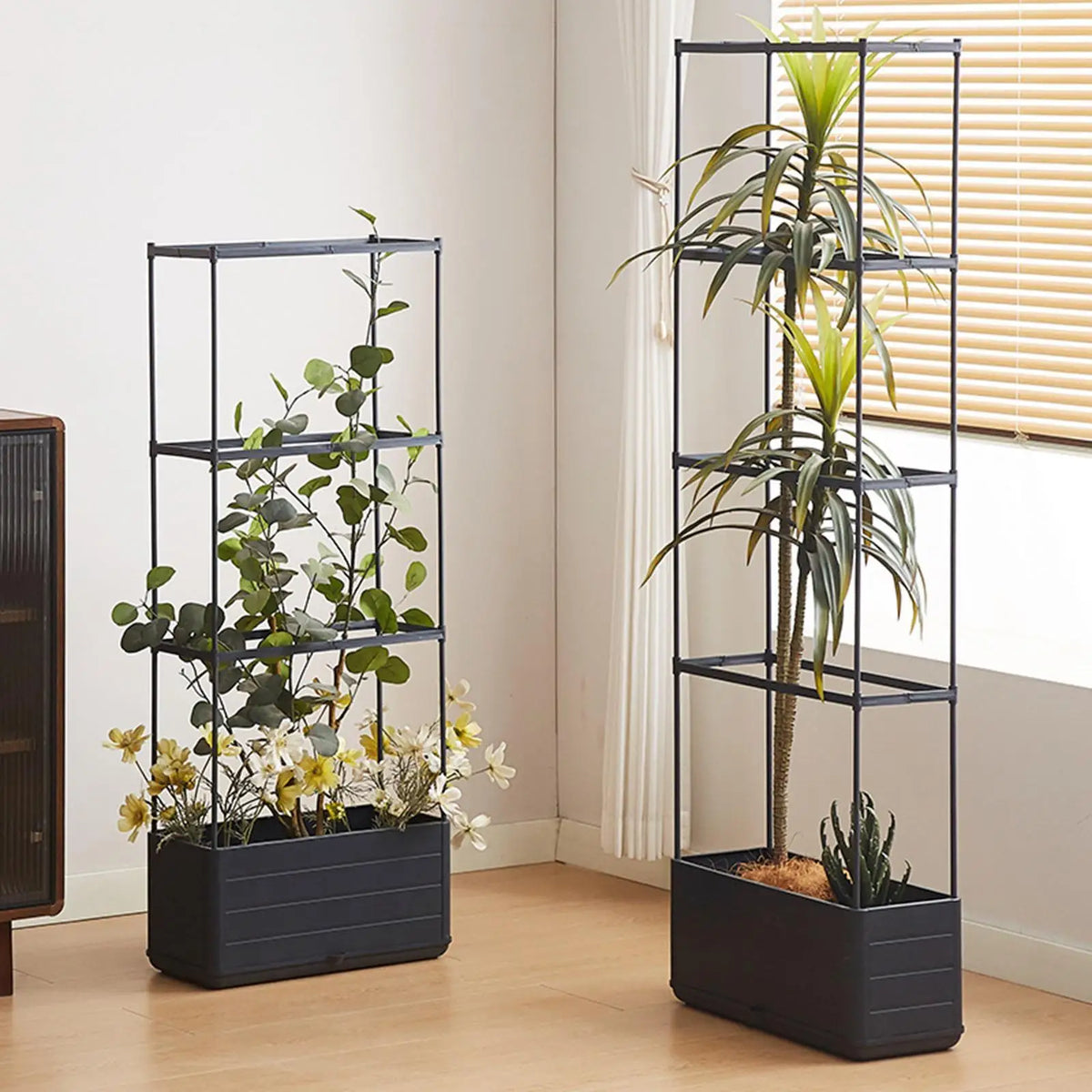jardin vertical planteur autoarrosage treillis modulaire noir structure métallique plantes fleursextérieurintérieur moderne minimaliste