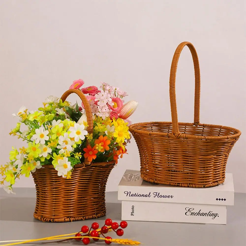 panier tressé marron clair traditionnel empilable utilisation multiple poignées métal décoration intérieure fruits légumes