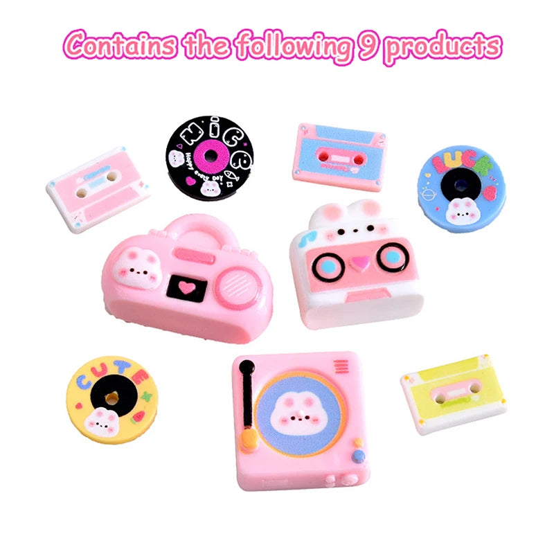 jouets miniatures rétro rose blanc bleu jaune noir radiographe tourne disque cassettes vinyles