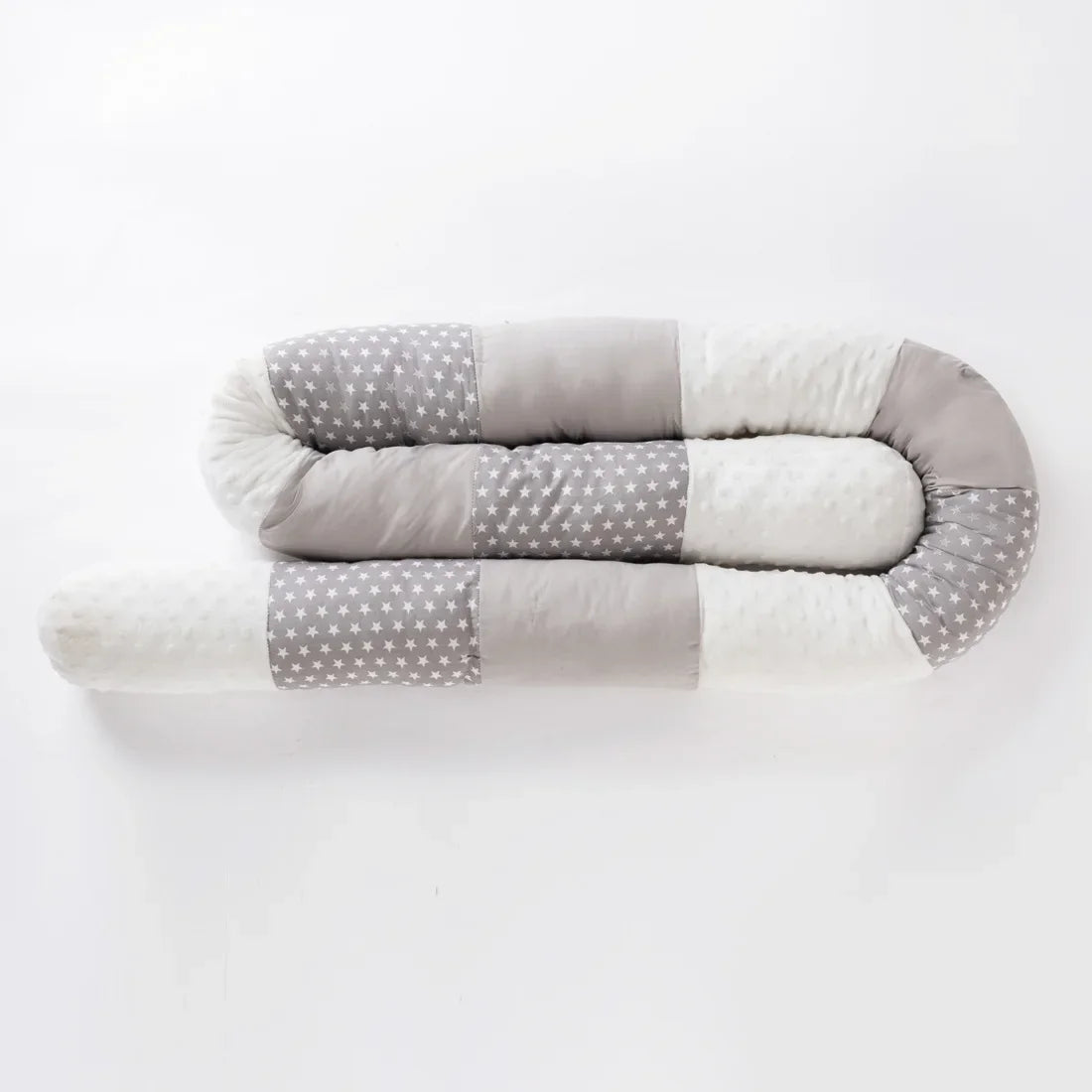 coussin lit bébé gris blanc rose étoiles blanches motif moelleux moderne doux jouet animal