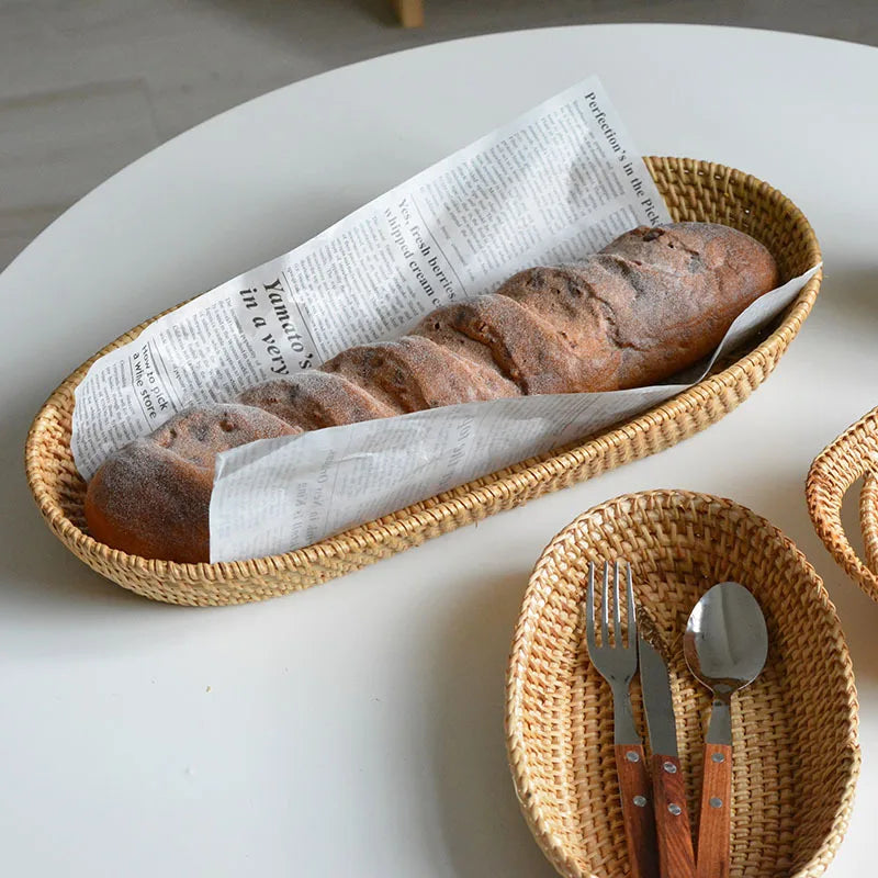 paniers ovales rotin naturel rustique assiette fruits verre boisson pâte pain croissant prunes cerises