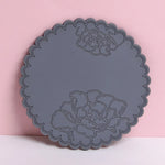 coasters silicone motifs floraux bord dentelé gris blanc transparent décoration florale