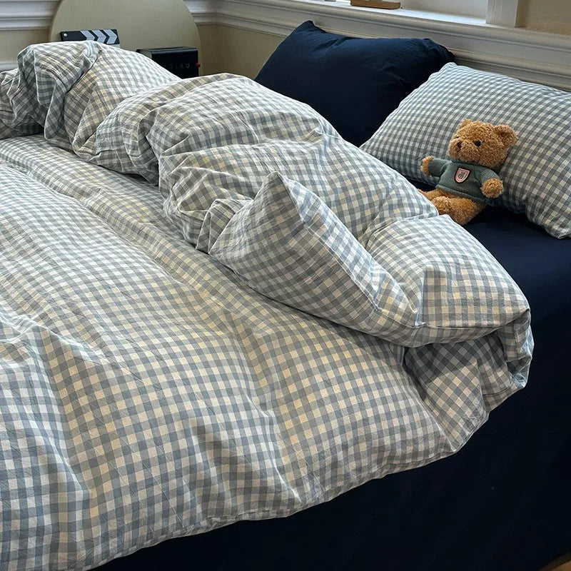 Housse de couette unie blanche dans une décoration épurée